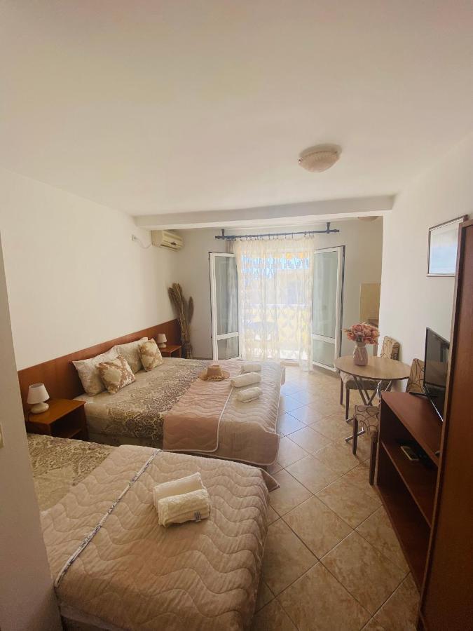 Miomir Perazic Apartments Petrovazzo Esterno foto
