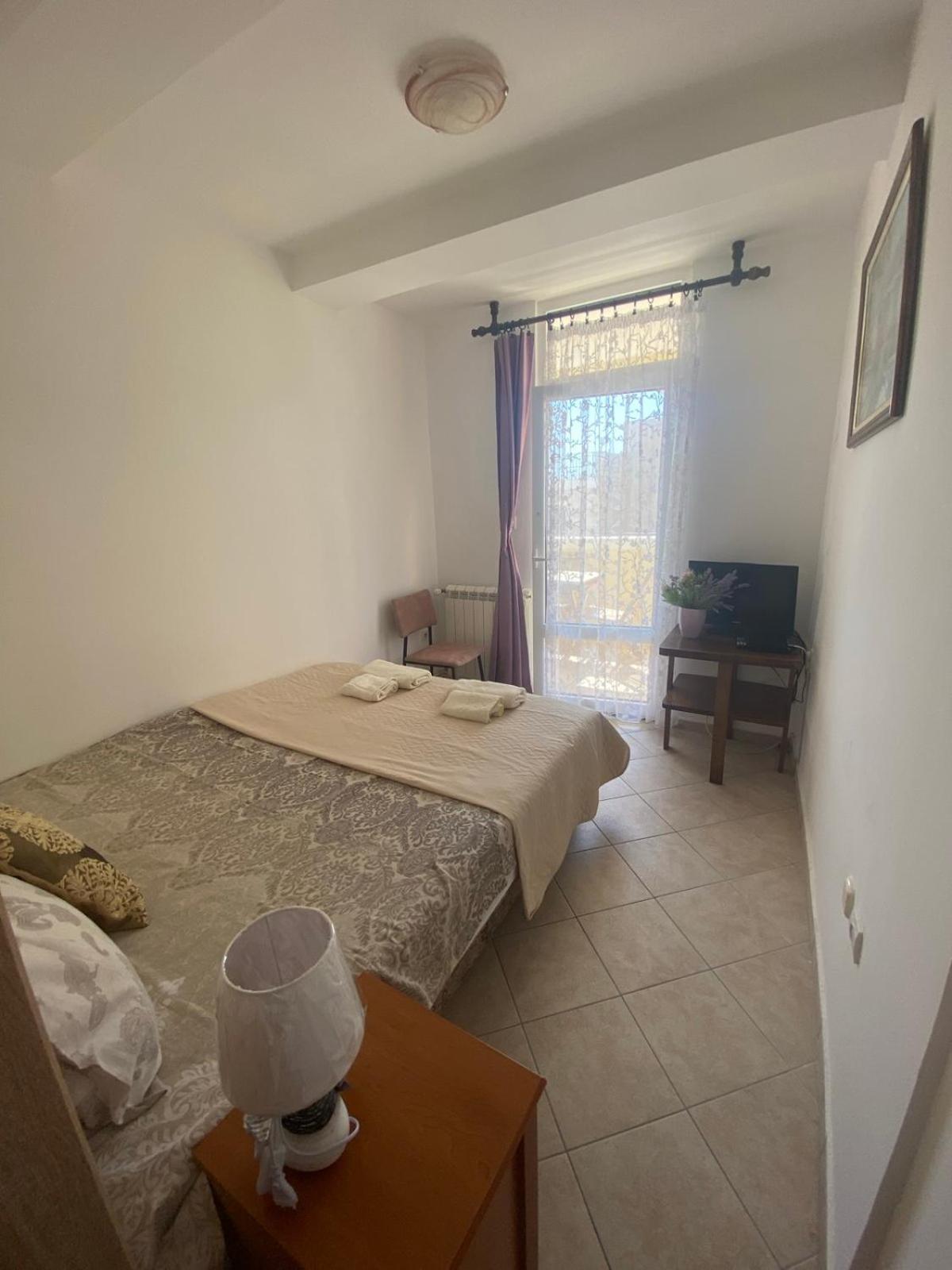 Miomir Perazic Apartments Petrovazzo Esterno foto